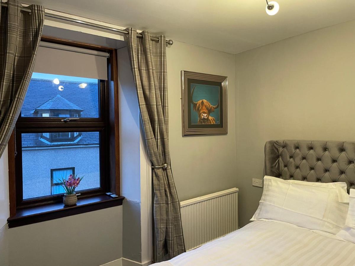Commercial Hotel Insch Eksteriør bilde